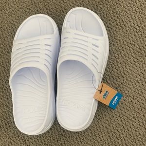 BRAND NEW white Hoka One One Recovery Slides